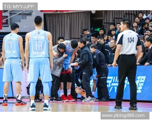 周琦首次入选全明星阵容，收获球迷簇拥