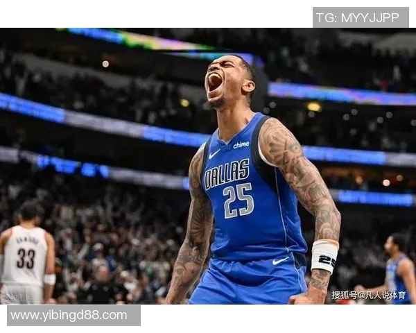 雄鹿与独行侠激战正酣球场上演精彩对决引发球迷热议